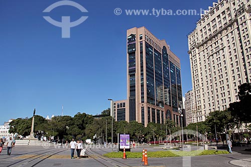  View of the Maua Square with the Business Center RB1 - in the background - and the Joseph Gire Building (1929) - also known as A Noite Building - to the right  - Rio de Janeiro city - Rio de Janeiro state (RJ) - Brazil