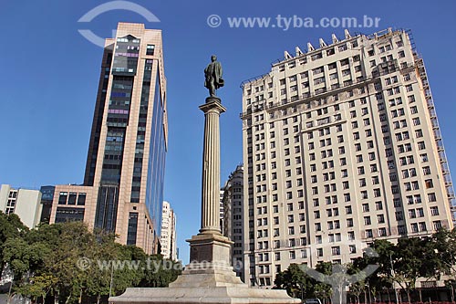  View of Monument to Visconde de Maua (Viscount of Maua) - Maua Square with the Business Center RB1 - to the left - Joseph Gire Building (1929) - also known as A Noite Building - to the right  - Rio de Janeiro city - Rio de Janeiro state (RJ) - Brazil