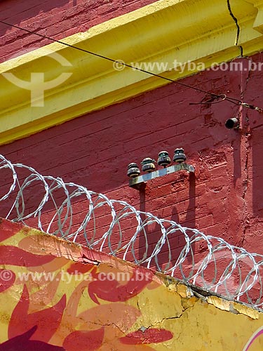  Detail of barbed wire - Warehouses of Gamboa Pier - Rio de Janeiro Port  - Rio de Janeiro city - Rio de Janeiro state (RJ) - Brazil