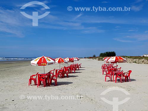  Chairs and tables - waterfront of the beach of the Ilha Comprida city  - Ilha Comprida city - Sao Paulo state (SP) - Brazil