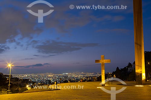  View of sunset of the Belo Horizonte city from Israel Pinheiro Square - also known as Papa Square (Pope Square)  - Belo Horizonte city - Minas Gerais state (MG) - Brazil