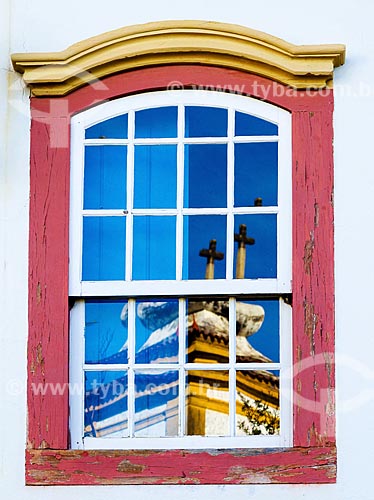  Detail of window reflex - historic house  - Ouro Preto city - Minas Gerais state (MG) - Brazil