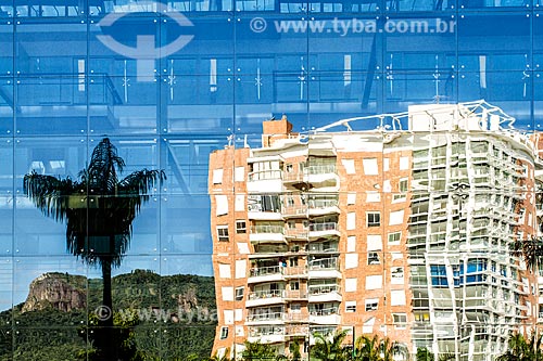  Reflection of building - University City Pedra Branca neighborhood  - Palhoca city - Santa Catarina state (SC) - Brazil