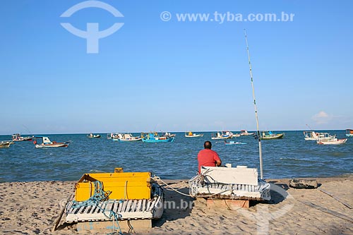  Fisherman - Tambau Beach waterfront  - Joao Pessoa city - Paraiba state (PB) - Brazil