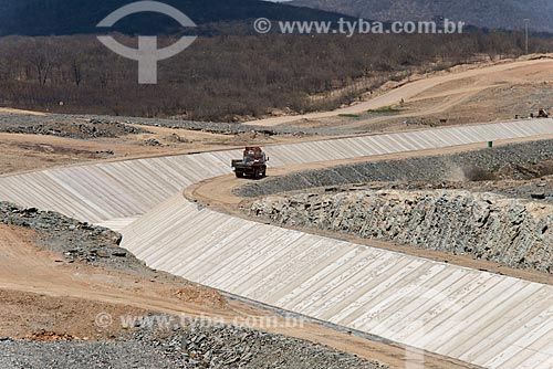  Construction site of irrigation canal - part of the Project of Integration of Sao Francisco River with the watersheds of Northeast setentrional  - Sao Jose de Piranhas city - Paraiba state (PB) - Brazil