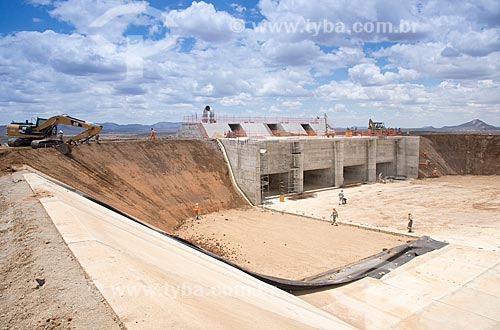  Spillway of Pumping Unit UBI 2 - north axis - part of the Project of Integration of Sao Francisco River with the watersheds of Northeast setentrional  - Cabrobo city - Pernambuco state (PE) - Brazil