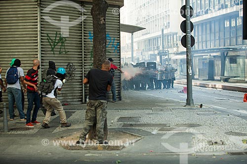  Protesters clashed with police during protest of public servers  - Rio de Janeiro city - Rio de Janeiro state (RJ) - Brazil