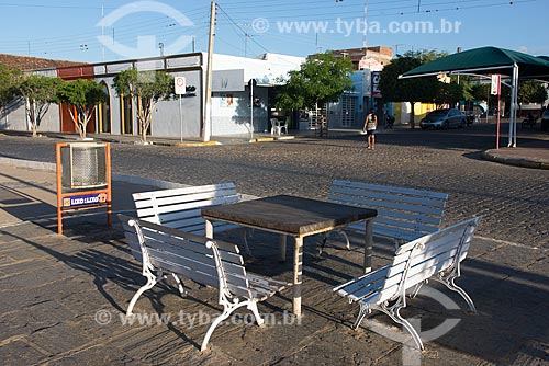  Table and chairs - median strip of the Coronel Joao Santa Cruz Street  - Monteiro city - Paraiba state (PB) - Brazil