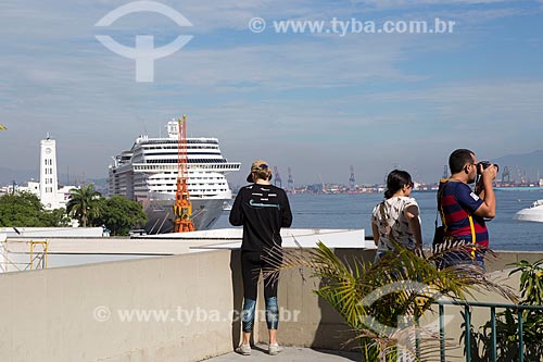  People observing cruise ship in Pier Maua from mirante of the Sao Bento Monastery  - Rio de Janeiro city - Rio de Janeiro state (RJ) - Brazil