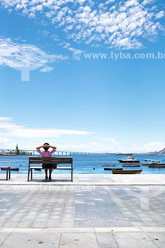  Woman observing the landscape from View of the XV de Novembro square  - Rio de Janeiro city - Rio de Janeiro state (RJ) - Brazil