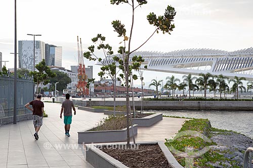  People walking - Mayor Luiz Paulo Conde Waterfront with the Amanha Museum (Museum of Tomorrow) in the background  - Rio de Janeiro city - Rio de Janeiro state (RJ) - Brazil