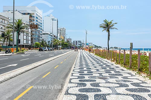  Bike lane and boardwalk of Ipanema Beach  - Rio de Janeiro city - Rio de Janeiro state (RJ) - Brazil