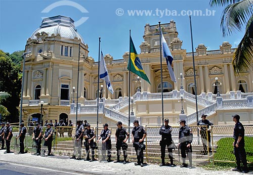  Riot unit protecting the Guanabara Palace (1853) - headquarters of the State Government  - Rio de Janeiro city - Rio de Janeiro state (RJ) - Brazil