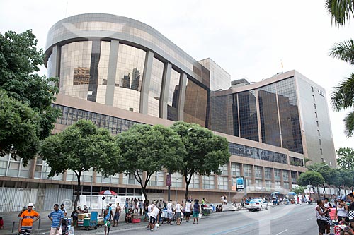  Facade of headquarters of the Justice Court of Rio de Janeiro during Cordao do Bola Preta carnival street troup parade  - Rio de Janeiro city - Rio de Janeiro state (RJ) - Brazil