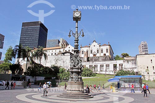  Largo da Carioca Square Clock with the Santo Antonio of Rio de Janeiro Convent and Church in the background  - Rio de Janeiro city - Rio de Janeiro state (RJ) - Brazil