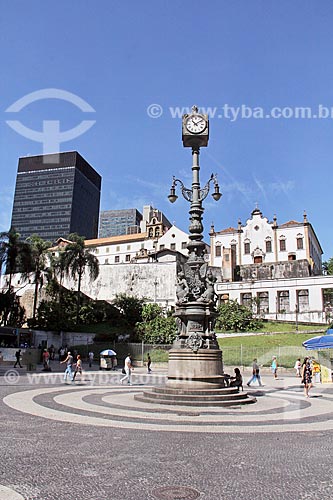  Largo da Carioca Square Clock with the Santo Antonio of Rio de Janeiro Convent and Church in the background  - Rio de Janeiro city - Rio de Janeiro state (RJ) - Brazil