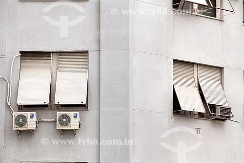  External wall of building - Cinelandia Square - with split type air-conditioning  - Rio de Janeiro city - Rio de Janeiro state (RJ) - Brazil