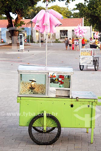  Popcorn seller and cotton candy pushcart - Tambau Beach boardwalk  - Joao Pessoa city - Paraiba state (PB) - Brazil