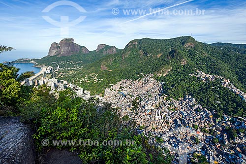  View of Rocinha Slum from Morro Dois Irmaos (Two Brothers Mountain) trail with the Rock of Gavea in the background  - Rio de Janeiro city - Rio de Janeiro state (RJ) - Brazil