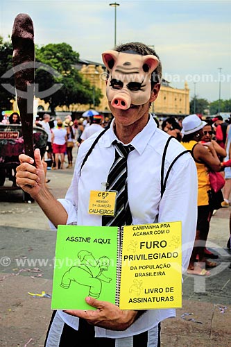 Reveler costumed of pig during the Cordao do Boitata carnival street troup parade  - Rio de Janeiro city - Rio de Janeiro state (RJ) - Brazil