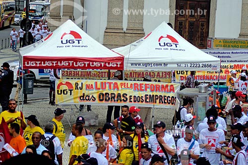  Workers of the General Workers Union (UGT) during the demonstration against the social security reform proposed by the government of Michel Temer  - Rio de Janeiro city - Rio de Janeiro state (RJ) - Brazil