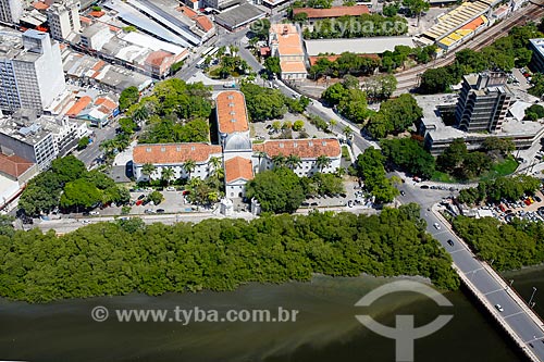  Aerial photo of the House of Culture of Pernambuco (1855) - old Detention Center of Recife - with the March Six Bridge - also known as Old Bridge  - Recife city - Pernambuco state (PE) - Brazil
