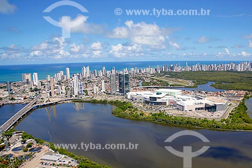  Aerial photo of the Rio Mar Mall with the Boa Viagem neighborhood in the background  - Recife city - Pernambuco state (PE) - Brazil
