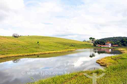  Dam - Guarani city rural zone with the farm in the background  - Guarani city - Minas Gerais state (MG) - Brazil