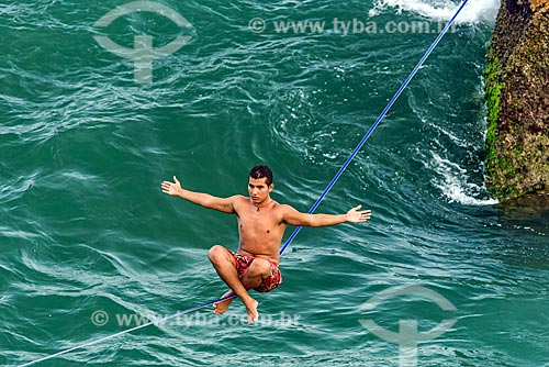  Practitioner of slackline - Vidigal Beach  - Rio de Janeiro city - Rio de Janeiro state (RJ) - Brazil