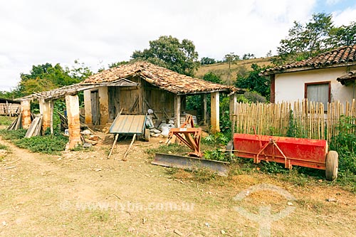  Warehouse with agricultural equipments and abandonment house - Guarani city rural zone  - Guarani city - Minas Gerais state (MG) - Brazil