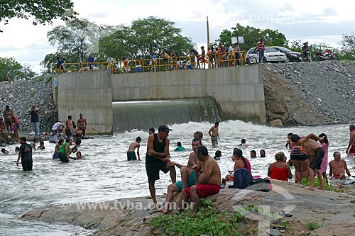  People taking bath - Paraiba River after receive water from the Project of Integration of Sao Francisco River  - Monteiro city - Paraiba state (PB) - Brazil
