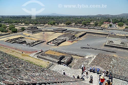  View of the Plaza del Sol (Sun Square) from Pirámide del Sol (Pyramid of the Sun) - Teotihuacan ruins  - San Juan Teotihuacan city - Mexico state - Mexico