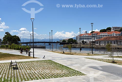  View of the Museum Square - Mayor Luiz Paulo Conde Waterfront (2016) with the First Naval District - Almirante Tamandare Building (1924) - in the background  - Rio de Janeiro city - Rio de Janeiro state (RJ) - Brazil