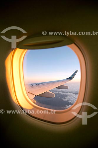  Detail of airplane wing flying over the Rio de Janeiro  - Rio de Janeiro city - Rio de Janeiro state (RJ) - Brazil