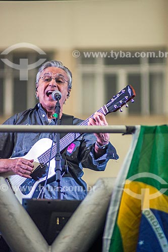  Detail of Caetano Veloso during demonstration against the government of Michel Temer - Copacabana Beach waterfront  - Rio de Janeiro city - Rio de Janeiro state (RJ) - Brazil