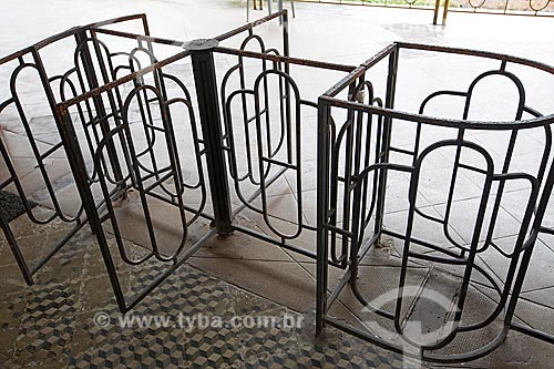  Turnstile to access the plataform of the Station Museum of Memory - old Joinville Train Station  - Joinville city - Santa Catarina state (SC) - Brazil