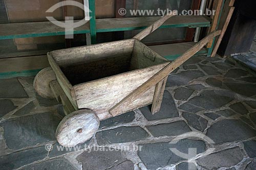  Old wheelbarrow on exhibit - Joiner Museum - old Woodworking Behling  - Pomerode city - Santa Catarina state (SC) - Brazil