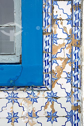  Detail of Portuguese tiles - facade of the Pinto Dulyssea House (1866) - now houses the Lagunense Culture Foundation  - Laguna city - Santa Catarina state (SC) - Brazil