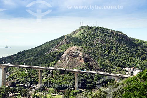  View of the snippet of Deputy Darcy Castello de Mendonca Bridge - also known as Third Bridge (1989) - with the Moreno Hill in the background  - Vila Velha city - Espirito Santo state (ES) - Brazil