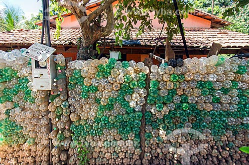  Detail of wall made of plastic bottle  - Palmas city - Tocantins state (TO) - Brazil