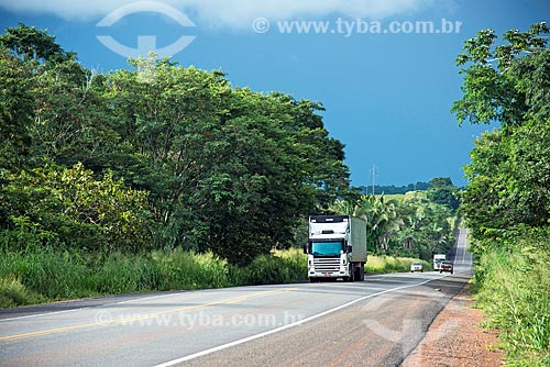  Traffic - snippet of Transbrasiliana Highway (BR-153) - also known as Belem-Brasilia Highway and Bernardo Sayao Highway  - Miranorte city - Tocantins state (TO) - Brazil