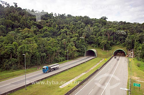  View of tunnel of the Carvalho Pinto Highway (SP-070)  - Jacarei city - Sao Paulo state (SP) - Brazil