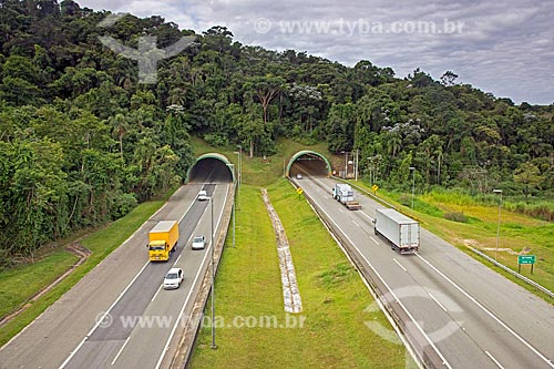  View of tunnel of the Carvalho Pinto Highway (SP-070)  - Jacarei city - Sao Paulo state (SP) - Brazil