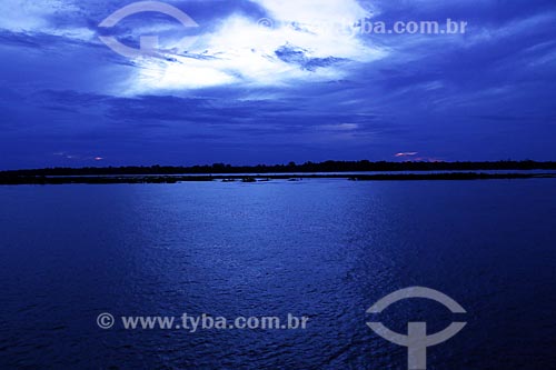  View of nightfall - Amazonas River near to Itacoatiara city  - Itacoatiara city - Amazonas state (AM) - Brazil