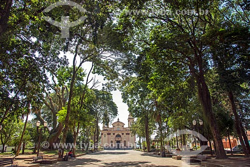  View of the Padre Luiz Balnes Square with the Senhor Bom Jesus de Tremembe Basilica (1673) in the background  - Tremembe city - Sao Paulo state (SP) - Brazil