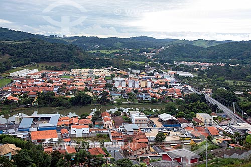  General view of the Guararema city with bridge over Paraiba do Sul River - part of the Doutor Ademar de Barros Avenue - to the right  - Guararema city - Sao Paulo state (SP) - Brazil