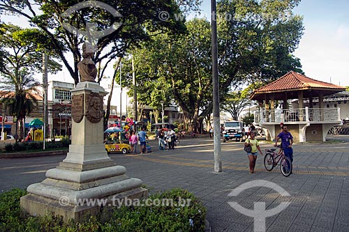  People - square of the Cacapava city  - Cacapava city - Sao Paulo state (SP) - Brazil