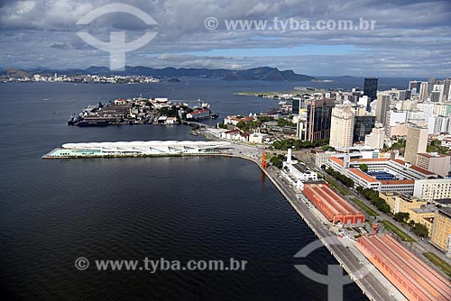  Aerial photo of the warehouses of Gamboa Pier - Rio de Janeiro Port - with the Amanha Museum (Museum of Tomorrow) in the background  - Rio de Janeiro city - Rio de Janeiro state (RJ) - Brazil