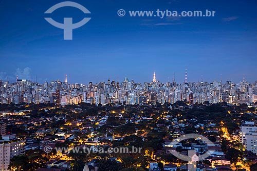  View of the south side of the Paulista Avenue from Itaim Bibi neighborhood during the nightfall  - Sao Paulo city - Sao Paulo state (SP) - Brazil