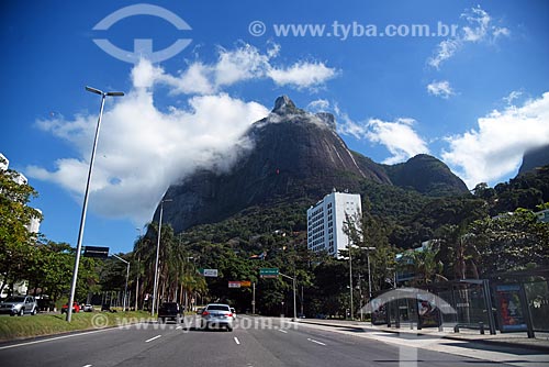  Traffic - Lagoa-Barra Highway with the Rock of Gavea  - Rio de Janeiro city - Rio de Janeiro state (RJ) - Brazil